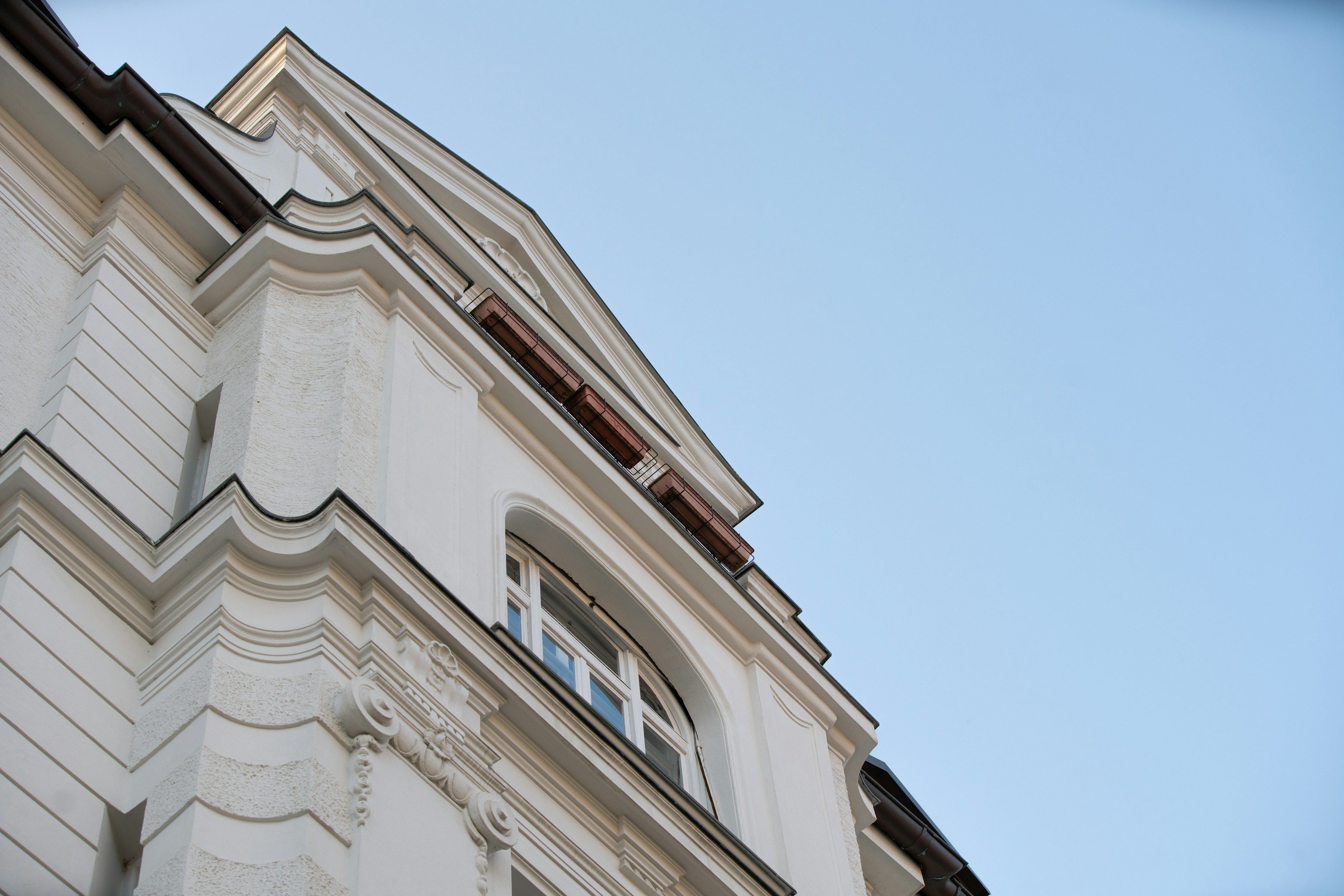 Fassadenrenovierung in Nürnberg: Frisch gestrichene Hausfassade